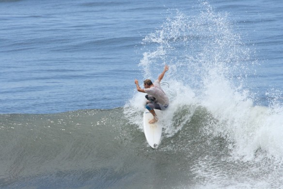Surf El Salvador SaltyLips Nathan Bloemers